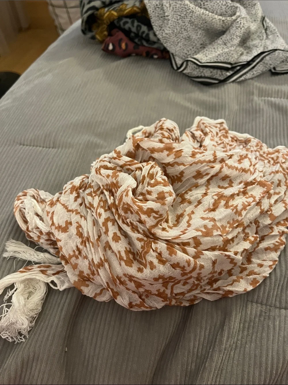 Women's Lightweight Printed Scarf a lot of 5